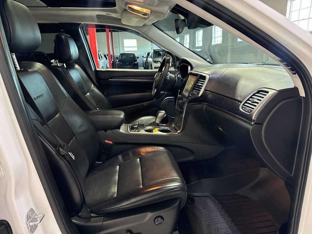 2017 Jeep Grand Cherokee Summit 4x4 - 23029104 - 44