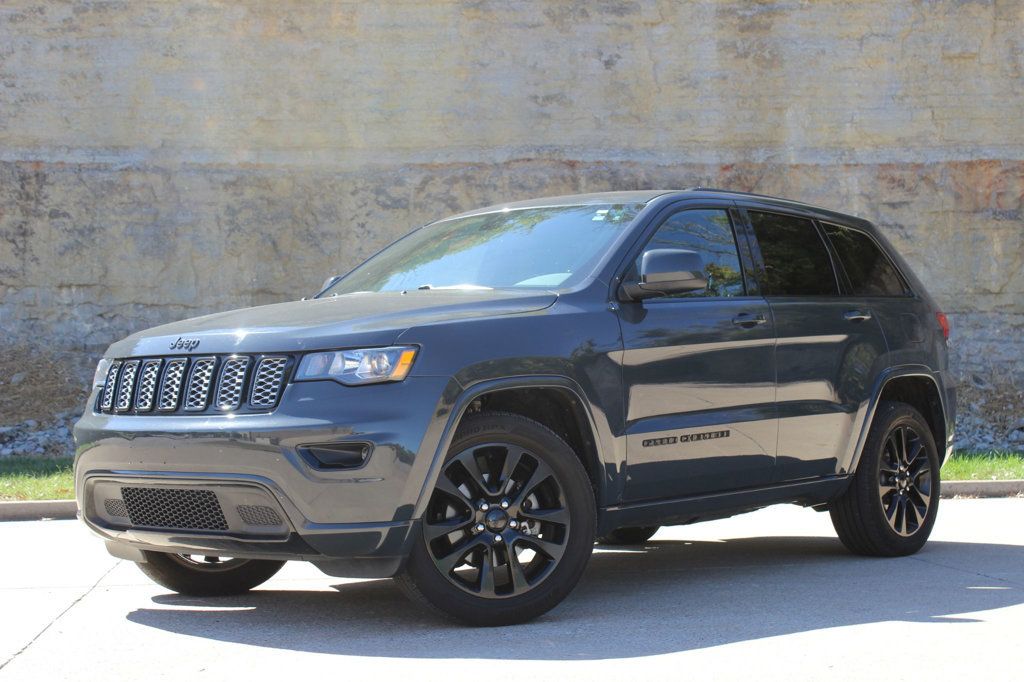 2017 Jeep Grand Cherokee SUNROOF 4X4 LEATHER TRIM!!!! - 23091782 - 0