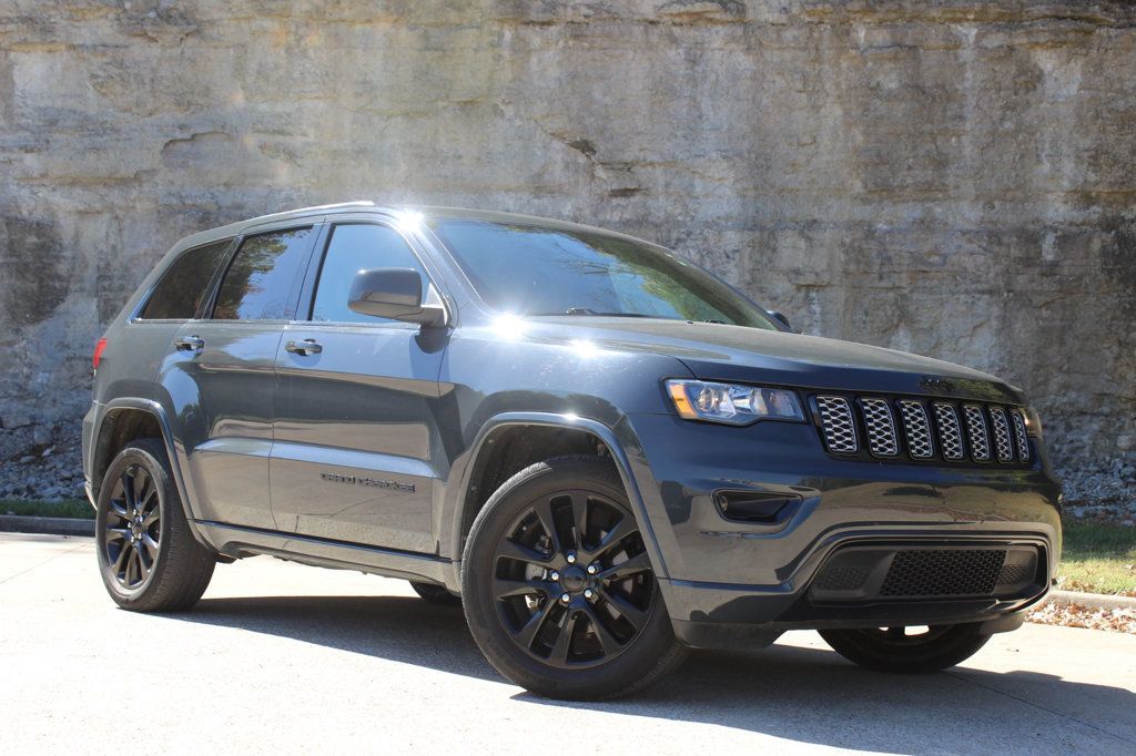 2017 Jeep Grand Cherokee SUNROOF 4X4 LEATHER TRIM!!!! - 23091782 - 1