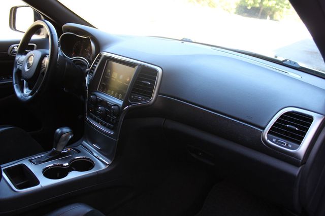 2017 Jeep Grand Cherokee SUNROOF 4X4 LEATHER TRIM!!!! - 23091782 - 23