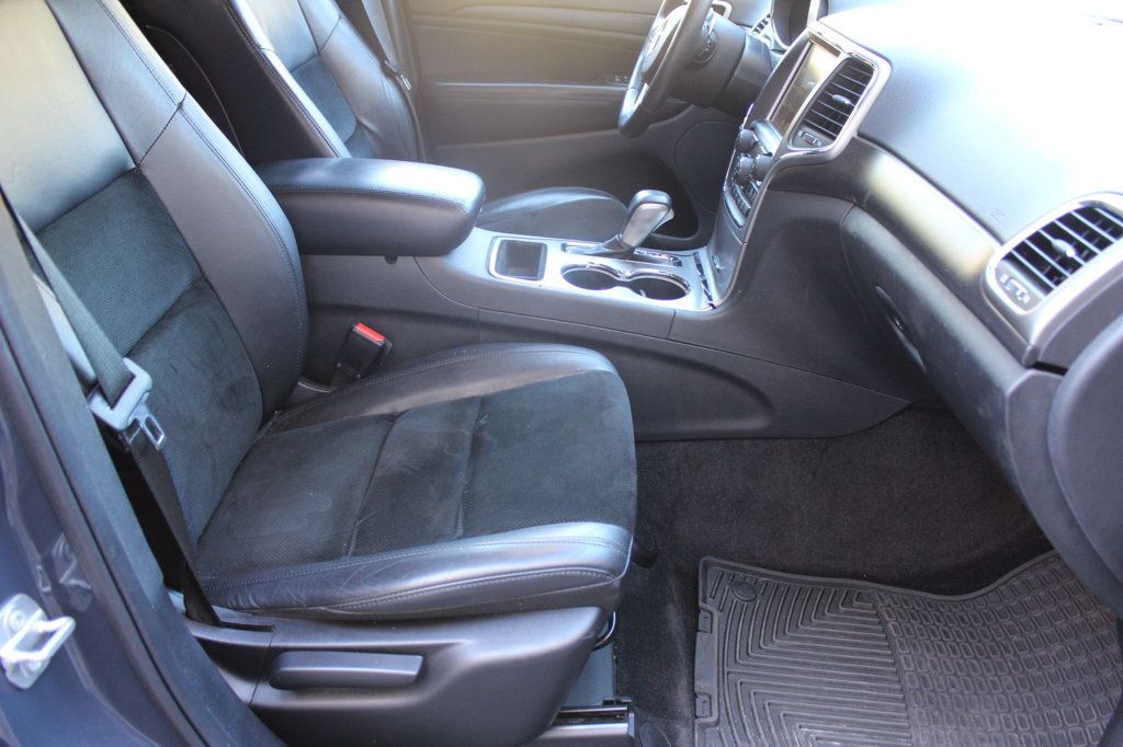 2017 Jeep Grand Cherokee SUNROOF 4X4 LEATHER TRIM!!!! - 23091782 - 24
