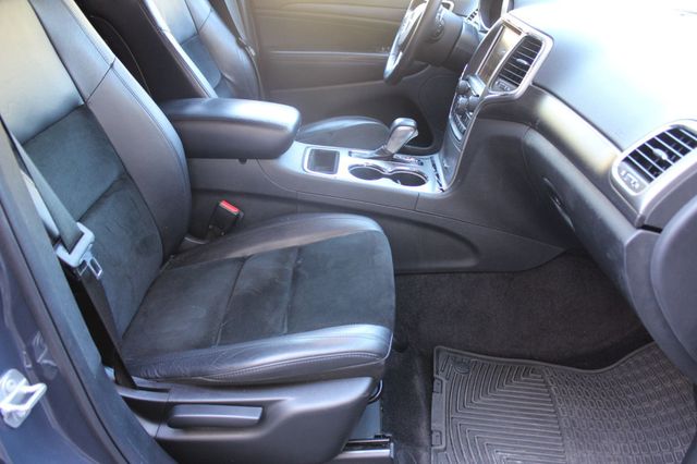 2017 Jeep Grand Cherokee SUNROOF 4X4 LEATHER TRIM!!!! - 23091782 - 24