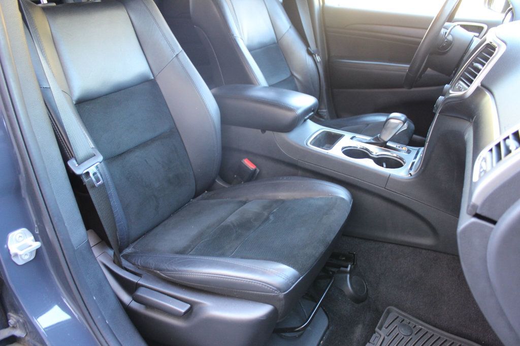 2017 Jeep Grand Cherokee SUNROOF 4X4 LEATHER TRIM!!!! - 23091782 - 25