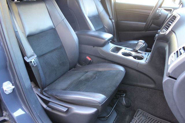 2017 Jeep Grand Cherokee SUNROOF 4X4 LEATHER TRIM!!!! - 23091782 - 25