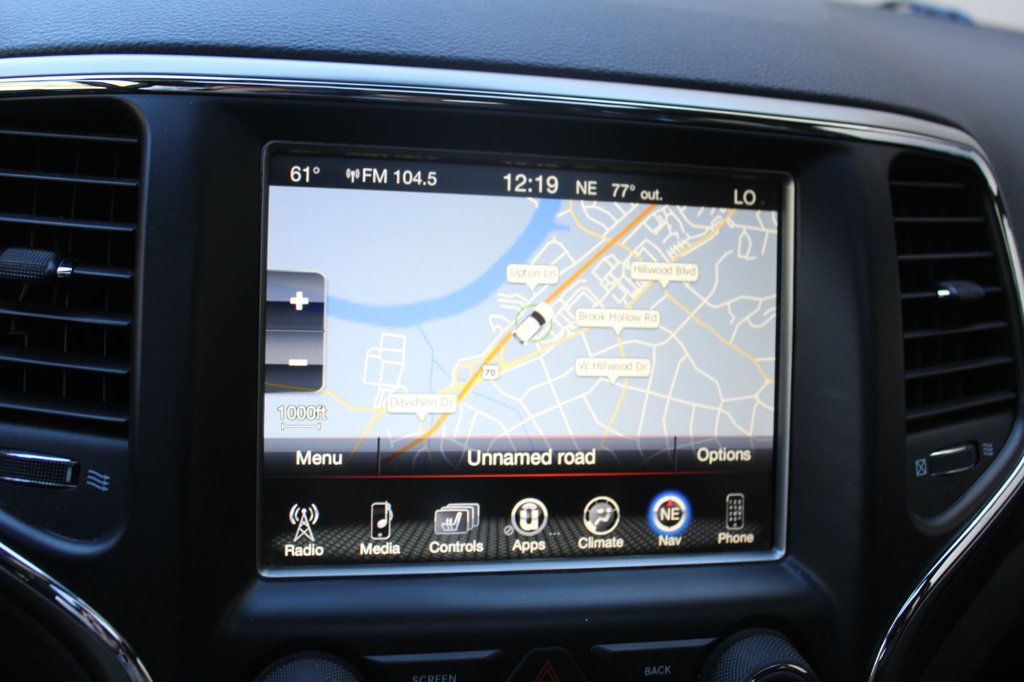 2017 Jeep Grand Cherokee SUNROOF 4X4 LEATHER TRIM!!!! - 23091782 - 28