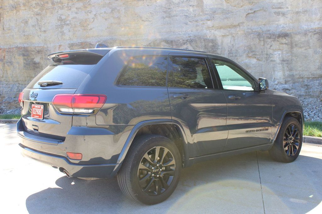 2017 Jeep Grand Cherokee SUNROOF 4X4 LEATHER TRIM!!!! - 23091782 - 6