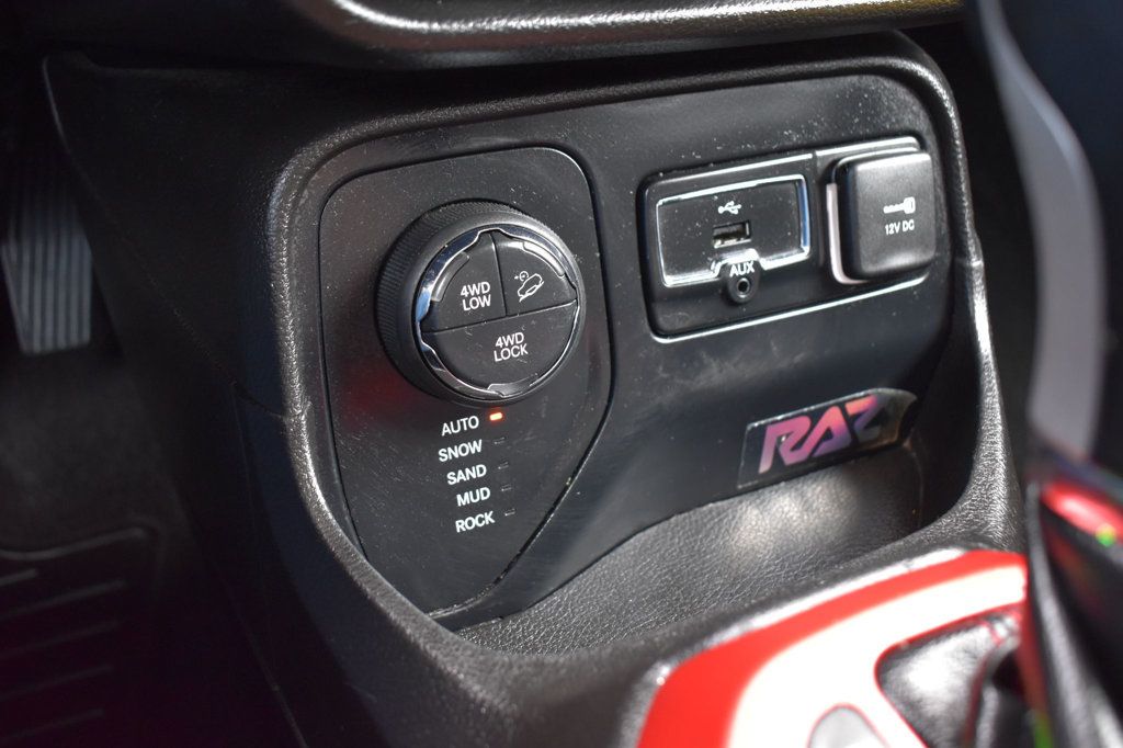 2017 Jeep Renegade  - 23052228 - 29