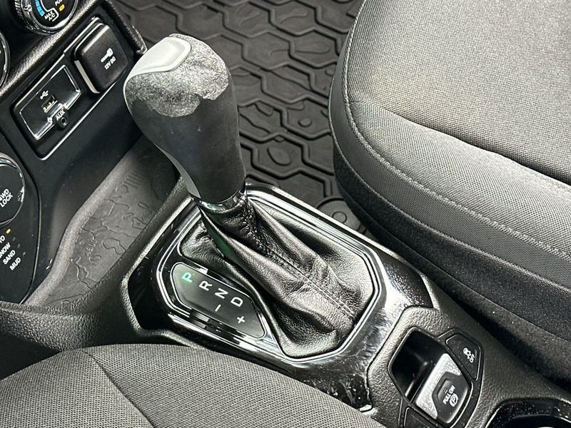 2017 Jeep Renegade Altitude 4x4 - 22991058 - 18