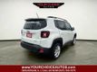 2017 Jeep Renegade Altitude 4x4 - 22958730 - 4