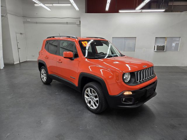 2017 Jeep Renegade Latitude 4x4 - 22703803 - 3