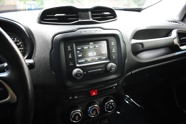 2017 Jeep Renegade Latitude 4x4 - 23066353 - 17