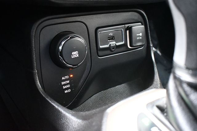 2017 Jeep Renegade Latitude 4x4 - 23066353 - 24