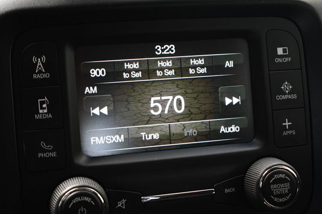 2017 Jeep Renegade Latitude 4x4 - 23066353 - 33