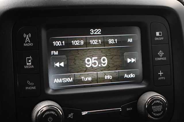 2017 Jeep Renegade Latitude 4x4 - 23066353 - 35
