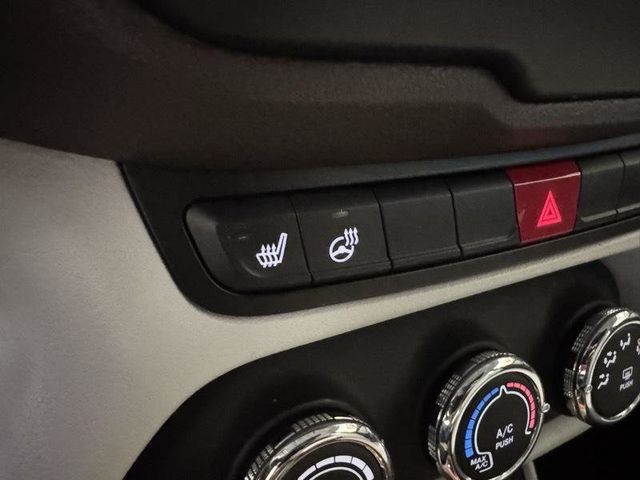 2017 Jeep Renegade Latitude 4x4 - 23099432 - 6