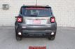 2017 Jeep Renegade Latitude 4x4 - 22621833 - 3