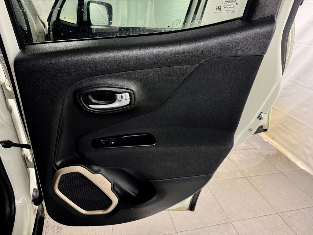 2017 Jeep Renegade Latitude 4x4 - 22988690 - 15