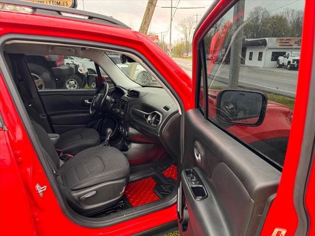 2017 Jeep Renegade Latitude FWD - 22383457 - 24