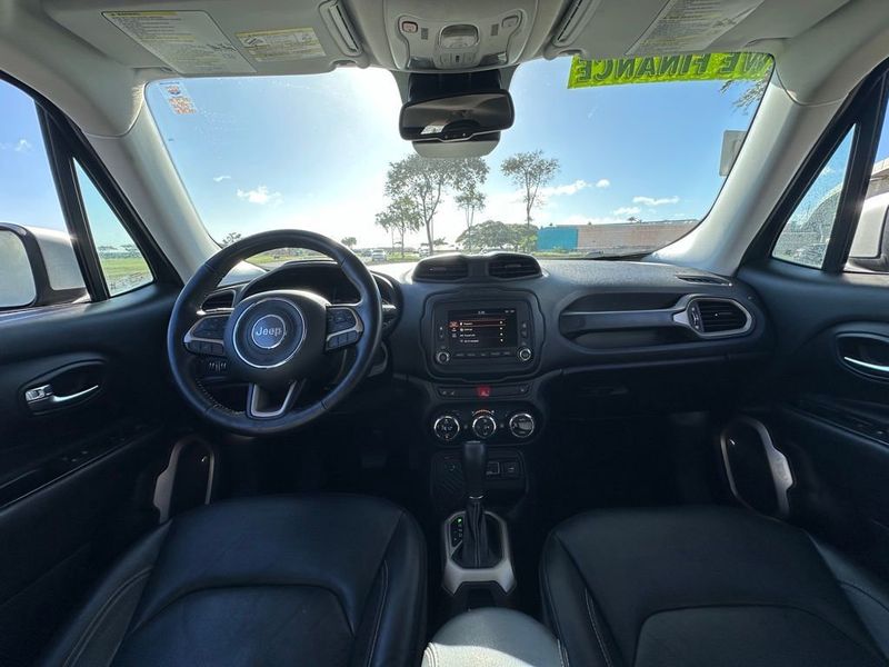 2017 Jeep Renegade Limited FWD - 23055365 - 13