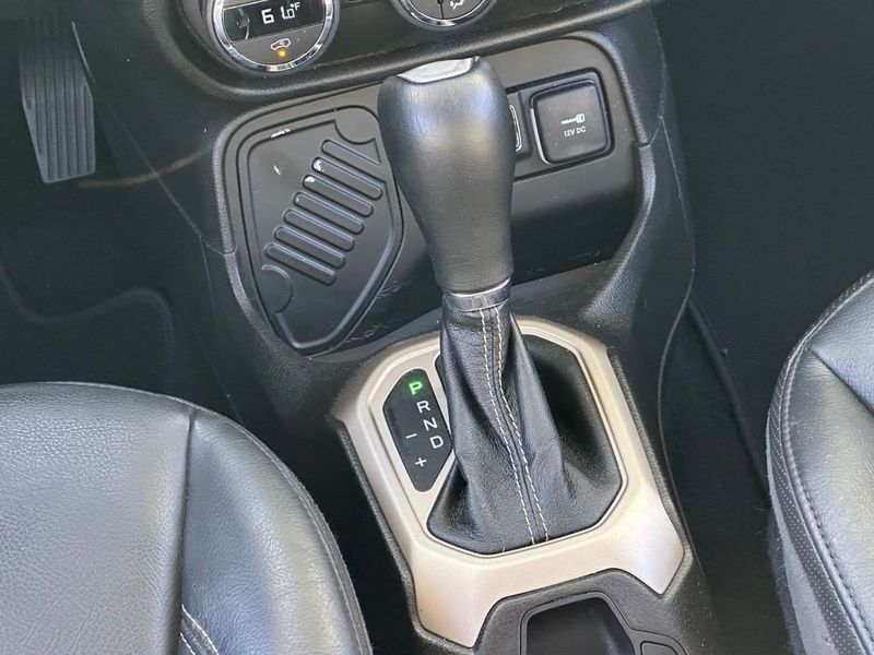 2017 Jeep Renegade Limited FWD - 23055365 - 18