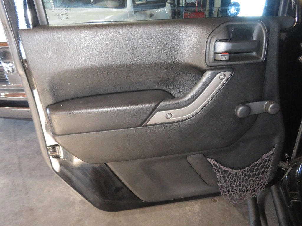 2017 Jeep Wrangler 4X4 HARDTOP WILLYS JEEP WRANGLER EXTRA CLEAN  LOW MILES  - 22938575 - 16