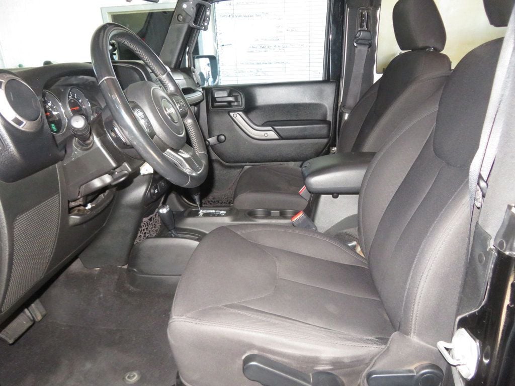 2017 Jeep Wrangler 4X4 HARDTOP WILLYS JEEP WRANGLER EXTRA CLEAN  LOW MILES  - 22938575 - 17