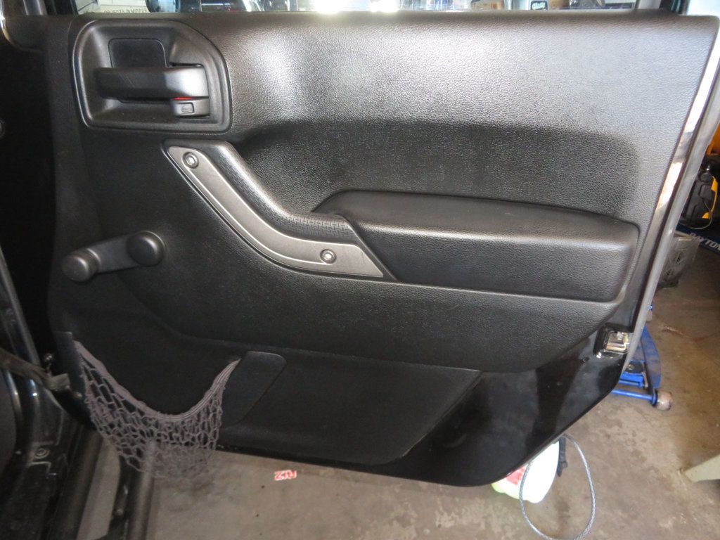 2017 Jeep Wrangler 4X4 HARDTOP WILLYS JEEP WRANGLER EXTRA CLEAN  LOW MILES  - 22938575 - 21