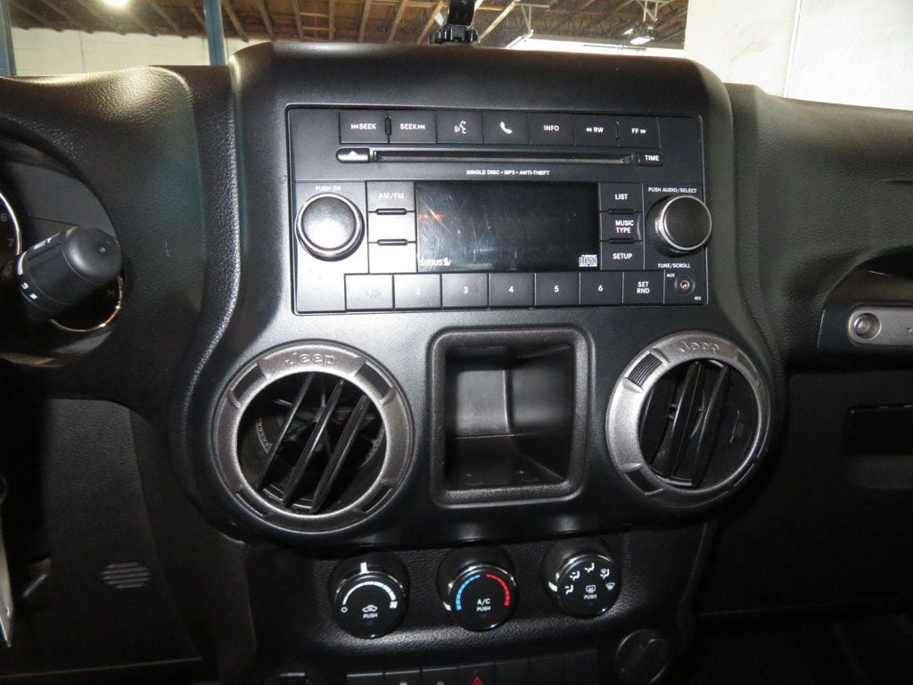 2017 Jeep Wrangler 4X4 HARDTOP WILLYS JEEP WRANGLER EXTRA CLEAN  LOW MILES  - 22938575 - 30