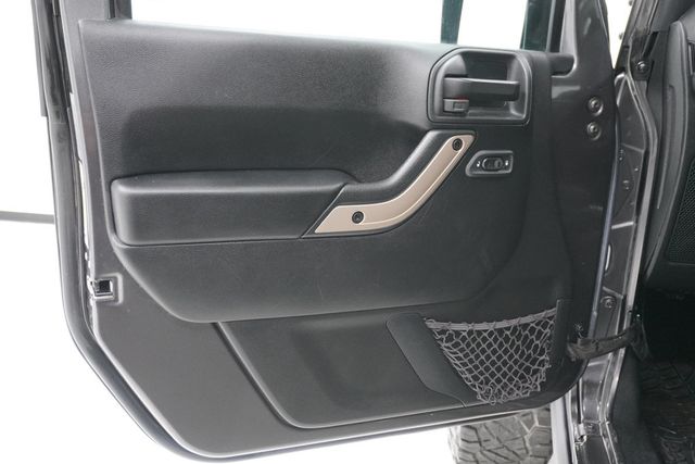 2017 Jeep Wrangler 75th Anniversary 4x4 - 22980969 - 11