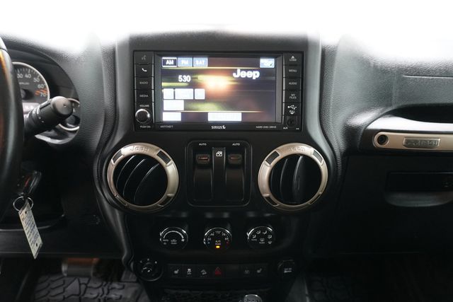 2017 Jeep Wrangler 75th Anniversary 4x4 - 22980969 - 15