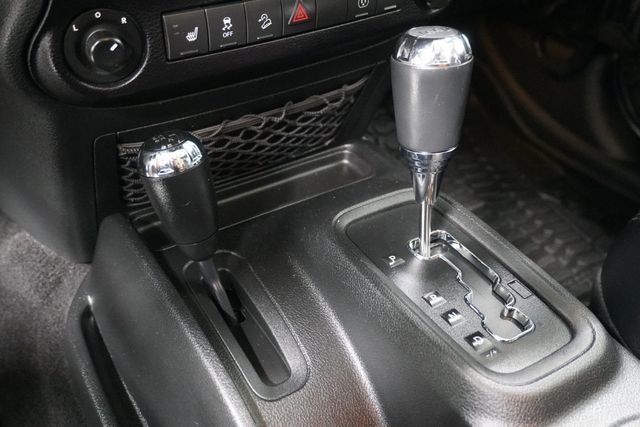 2017 Jeep Wrangler 75th Anniversary 4x4 - 22980969 - 17