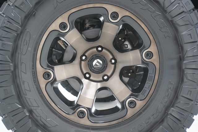 2017 Jeep Wrangler 75th Anniversary 4x4 - 22980969 - 24