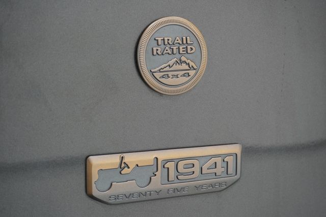 2017 Jeep Wrangler 75th Anniversary 4x4 - 22980969 - 28