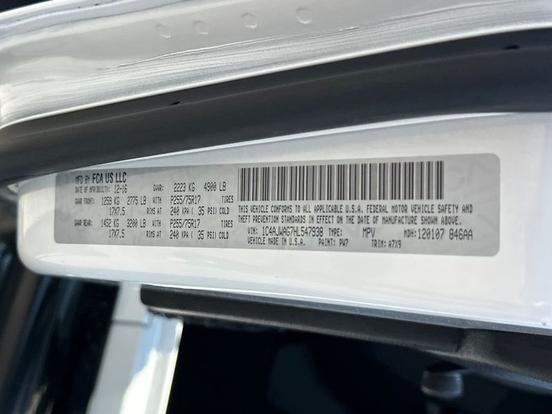 2017 Jeep Wrangler Sport 4x4 - 23033337 - 21