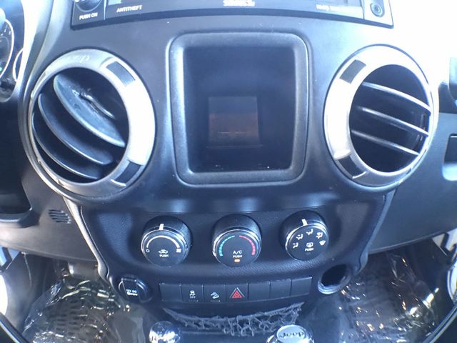 2017 Jeep Wrangler Sport 4x4 - 22425966 - 18