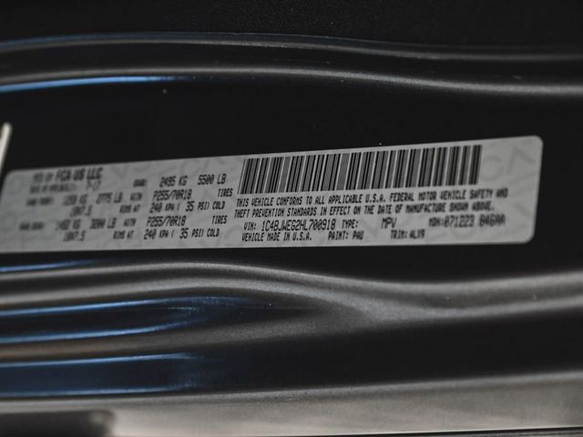 2017 Jeep Wrangler Unlimited Sahara - 23063870 - 11