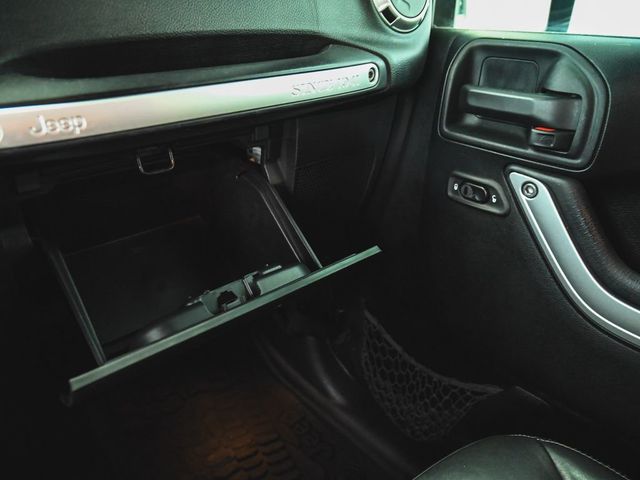 2017 Jeep Wrangler Unlimited Sahara - 23063870 - 14