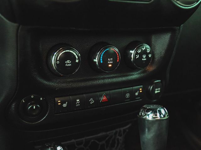 2017 Jeep Wrangler Unlimited Sahara - 23063870 - 16