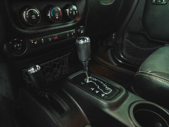 2017 Jeep Wrangler Unlimited Sahara - 23063870 - 21