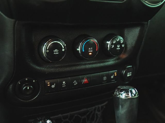 2017 Jeep Wrangler Unlimited Sahara - 23096593 - 16
