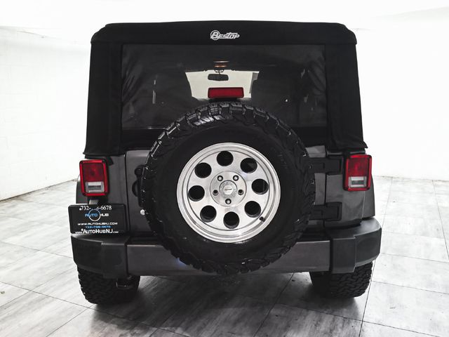 2017 Jeep Wrangler Unlimited Sahara - 23096593 - 4