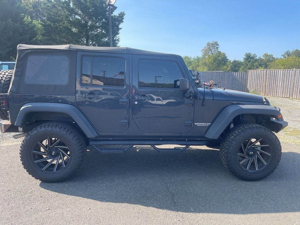 2017 Jeep Wrangler Unlimited Sport - 22572589 - 13