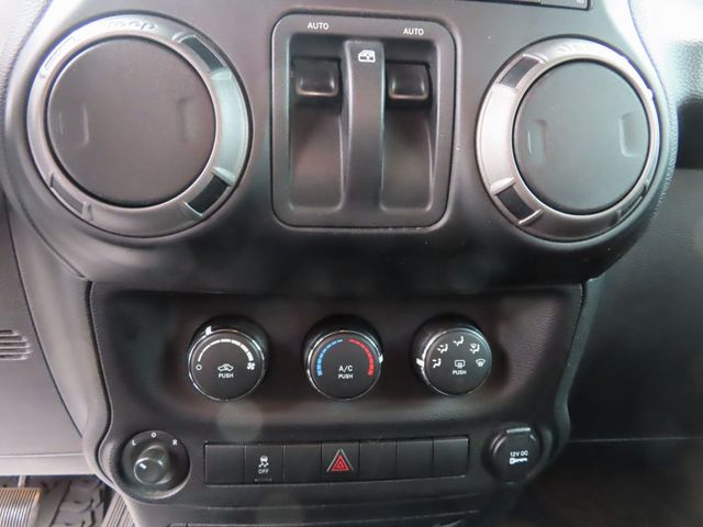 2017 Jeep Wrangler Willys Wheeler 4x4 - 22948043 - 31