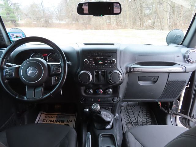 2017 Jeep Wrangler Willys Wheeler 4x4 - 22948043 - 4