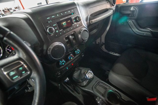 2017 Jeep Wrangler Willys Wheeler 4x4 - 22973231 - 6