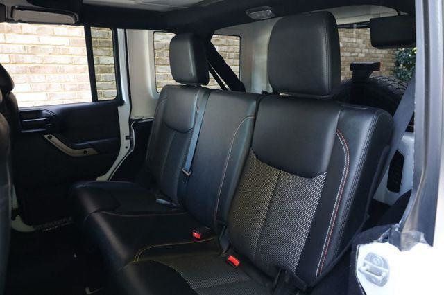 2017 Jeep Wrangler Unlimited 75th Anniversary - 23032474 - 19