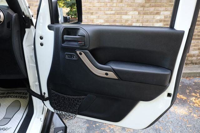 2017 Jeep Wrangler Unlimited 75th Anniversary - 23032474 - 24