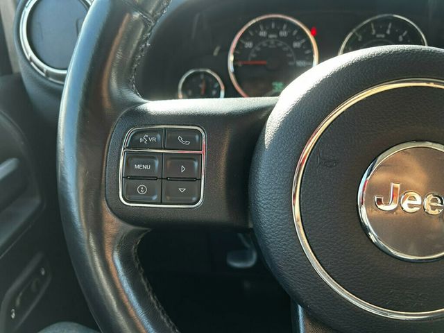 2017 Jeep Wrangler Unlimited LocalTrade/Sahara/4WD/ConnectivityGroup/TrailerTowGroup - 22956673 - 24