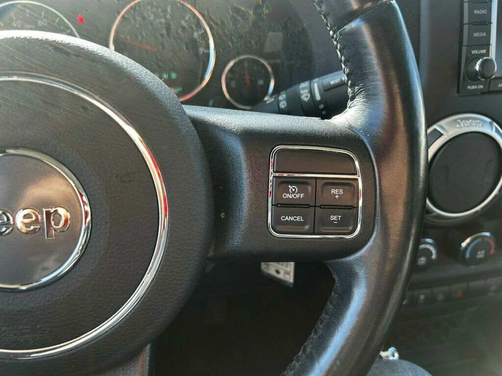 2017 Jeep Wrangler Unlimited LocalTrade/Sahara/4WD/ConnectivityGroup/TrailerTowGroup - 22956673 - 25