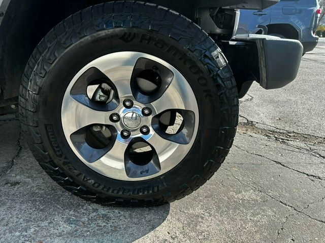 2017 Jeep Wrangler Unlimited LocalTrade/Sahara/4WD/ConnectivityGroup/TrailerTowGroup - 22956673 - 28